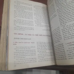 ALMANACH Người Mẹ và Phái Đẹp 747505