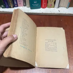[Sách Thiếu Trang] - II Sách Xưa: Thơ _ Tố Hữu - 1976 796269