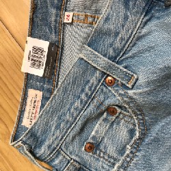 Váy jean hiệu Levi 7827