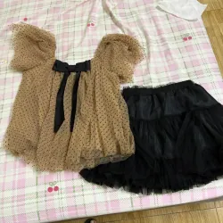 Set áo nữ chấm bi, kèm chân váy xoè tầng