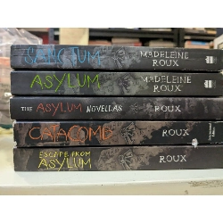 Madeleine Roux 's series 974404