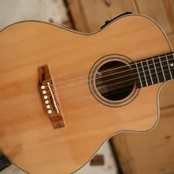 Guitar đẹp cho người mới tập chơi đàn 720066