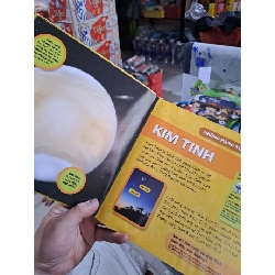 Cuốn Sách Lớn Đầu Tiên Của Tớ - Vũ Trụ - Catherine D Hughes - 2016 mới 90% - KHOA HỌC ĐỜI SỐNG - HCM3012 749813