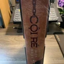 Cội rễ (nguyên seal, bìa cứng, nhũ vàng, có hộp)