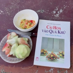 Cài Hoa Vào Quá Khứ