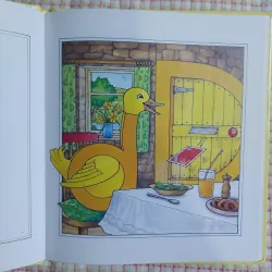 PICTURE BOOK Dippy Duck Dresses Up - BÌA CỨNG 782486