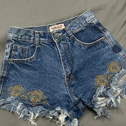 Short Jean thêu hoa, size 27 eo từ 64-68 .