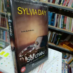 SOI CHIẾU - SYLVIA DAY 577881