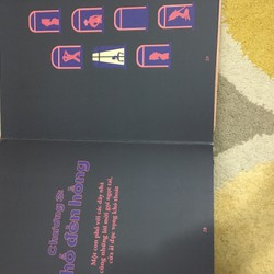 Adventures in DELUSION - bìa cứng, khổ to, giấy bồi cứng màu. 139351