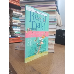 The Giraffe and the Pelly and Me - Roald Dahl