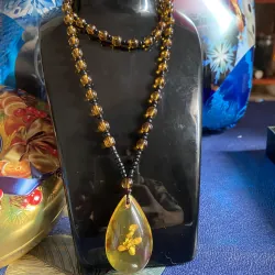 Vòng cổ hổ phách