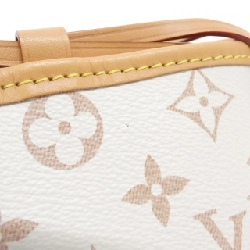 Túi xách vai Louis Vuitton Monogram Dune Noe với charm LV M83227 608607