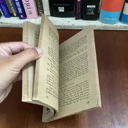 [Sách Xưa] - II Sách Kỹ Năng: 100 Tình Huống Trong Quản Lý - B.O. SUFTSUK - 1985 559422