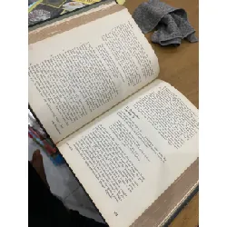 English Literature - Edward J. Gordon 553262