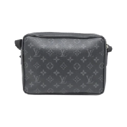Túi đeo chéo Louis Vuitton Taiga Lama Outdoor Messenger PM M30233 - Hàng hiệu Chính hãng 767646