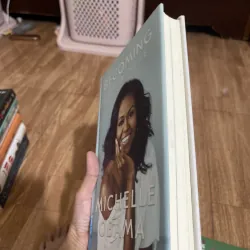 BE COMING - CHẤT MICHELLE - MICHELLE OBAMA Sách gần như mới 99% 1024654