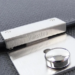 Túi xách VALEXTRA V4D08-28-FL-RD - Hàng hiệu Chính hãng 902707