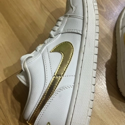 Bán giày nike rep 1:1 , mua nhầm size bị kích, đi đc đúng 2 lần, giá mua mới 1tr350  332144