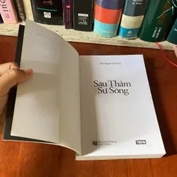 II Tựa sách: Sâu Thắm Sự Sống - Nguyễn Chấn Hùng - 2010 557889