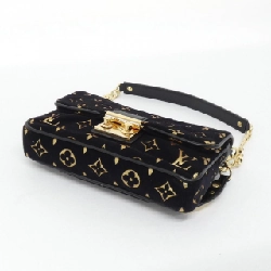 Túi xách vai Louis Vuitton Monogram Motard Pochette Cari M93131 611942