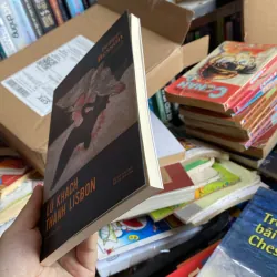 Lữ khách thành Lisbon của tác giả Philippe Besson 996459