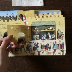 Sách ngoại văn The Castle - Peep inside, New, Board Book 483037