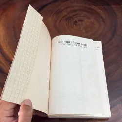 II Văn Học: Văn Thơ Hồ Chí Minh _ Tác Phẩm Và Dư Luận - 2002 999256