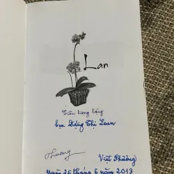 Lan- thơ Việt Phương- có chữ ký tác giả  1030012