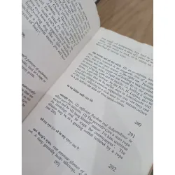 A book of English idioms - V. H. Collins 562561