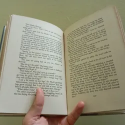 The phantom of the temple, sách ngoại văn tiếng Anh english book  701746