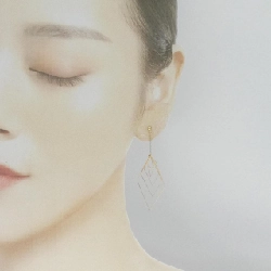 K18YG Bông tai - Hàng hiệu Chính hãng 872543