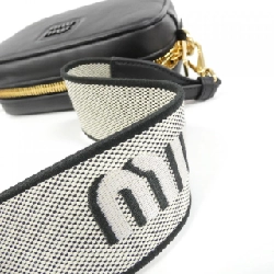 【Sản phẩm mới】Miu Miu 5BH225 Túi đeo vai 613701