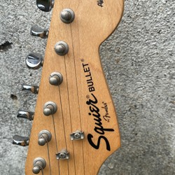 Squier Bullet strat Stratocaster Hardtail. Ngoại hình còn đẹp  189640