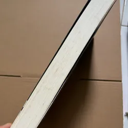 Cái ghế trống 734413