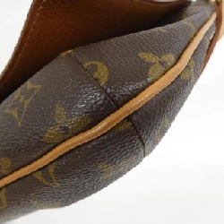 Túi xách vai Louis Vuitton Monogram Musette Tango M51257 610931