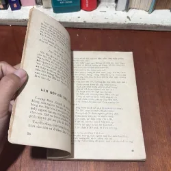 II Văn Học Việt Nam: Chuyện Làng Văn _ Việt Nam Và Thế Giới (2 Tập) - 1987 752314
