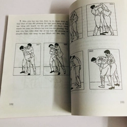 500 THẾ VÕ TỰ VỆ  - 214 trang, nxb: 2011 542139