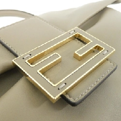 【Sản phẩm mới】Fendi Mamma Baguette Lớn 8BR834 AQ0D Túi đeo vai 612736