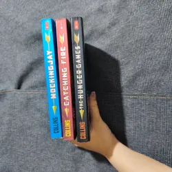 The Hunger Games + Catching Fire + Mockingjay - Suzanne Collins 777859