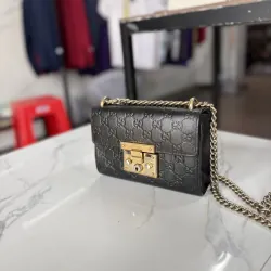 ĐẲNG CẤP KHÔNG THỜI GIAN: GUCCI PADLOCK Mini . 976855