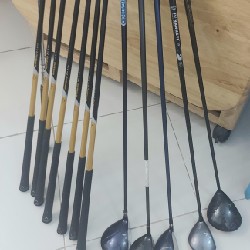 Bộ gậy golf đang sử dụng