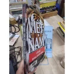 Sách: Việt Nam - con hổ đang chuyển mình - TG: Brian Van Arkadie & Raymond Mallon 932406
