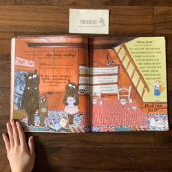 Sách ngoại văn Who's Afraid of the Big Bad Book?, Used, kèm trang gấp bên trong 419955