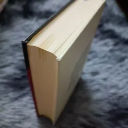 Ngài đại tá chờ thư (Gabriel Garcia Marquez) 1001605