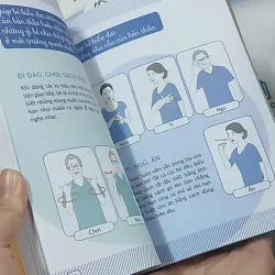 150 ký hiệu ngôn ngữ giúp cha mẹ và trẻ sơ sinh hiểu nhau - Christine Nougarolles  688559