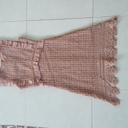 Đầm ren màu nude size S