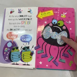 NGOẠI VĂN tiếng anh trẻ em : THE - NOT -so - SCARY HAIRY SPIDER - with touch and feel  1027845