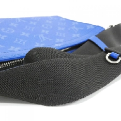 Túi đeo vai Louis Vuitton Taiga Lama Gaston Wearable Wallet M83099 611944