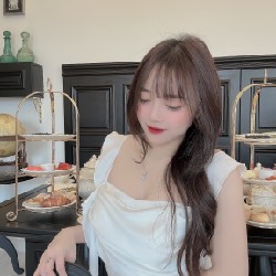 Váy hở lưng vải lụa  13660