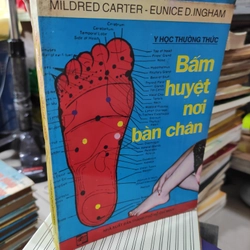 Bấm huyệt nơi bàn chân 295720